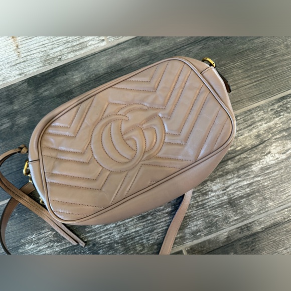 Gucci GG Marmont Camera Calfskin
Crossbody Chain Shoulder Bag - Picture 6 of 7